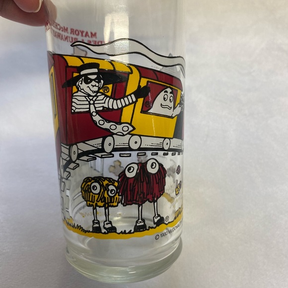 1980 MCDONALDS ADVENTURE SERIES MAYOR MCCHEESE DRINKING GLASS Collectible - Picture 5 of 14